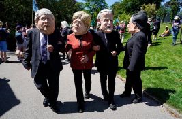 FOTO: Aktivisti za zaštitu životne sredine protestuju tokom samita G7