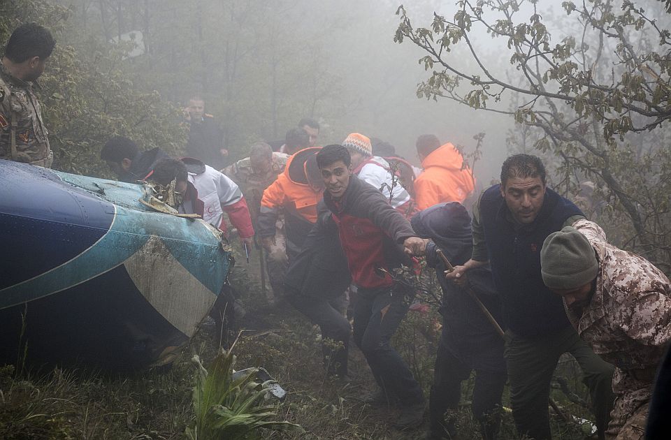 Pokrenuta istraga o padu helikoptera u kom je poginuo predsednik Irana