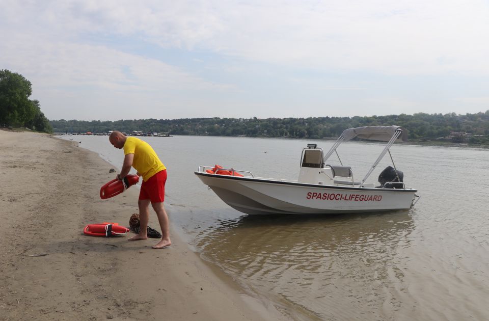 FOTO: Čuvari plaže spremni za prve kupače u Dunavu