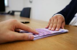 Udruženje banaka Srbije: Blagi rast kredita u avgustu