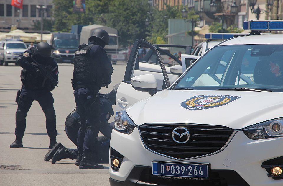 Novosađanin uhapšen jer je u svom stanu krio osumnjičenog za ubistvo Novosađanin uhapšen jer je u svom stanu krio osumnjičenog za ubistvo