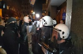 Mirović osudio protest u Beogradu; Brnabić: Junaci, nesrećni; Dačić: Pokušaj ubistva Vučića