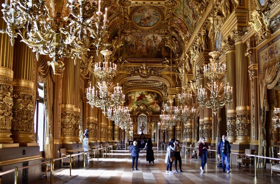 VIDEO: Airbnb će omogućiti fanovima "Fantoma iz opere" da iznajme Parisku operu
