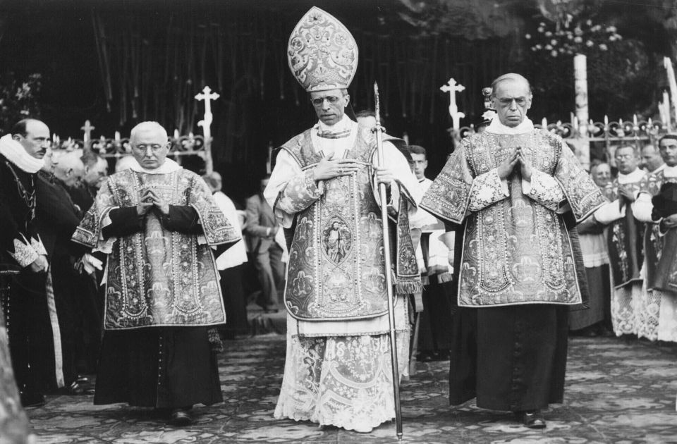 Vatikanski papa je još 1942. znao za holokaust, ukazuje novootkriveno pismo