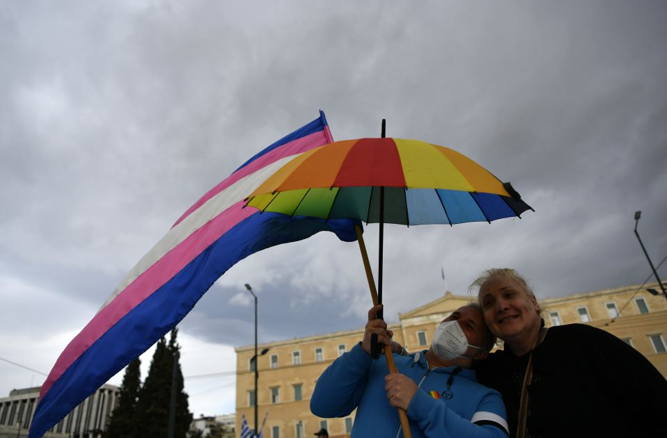 Grčka legalizovala istopolne brakove