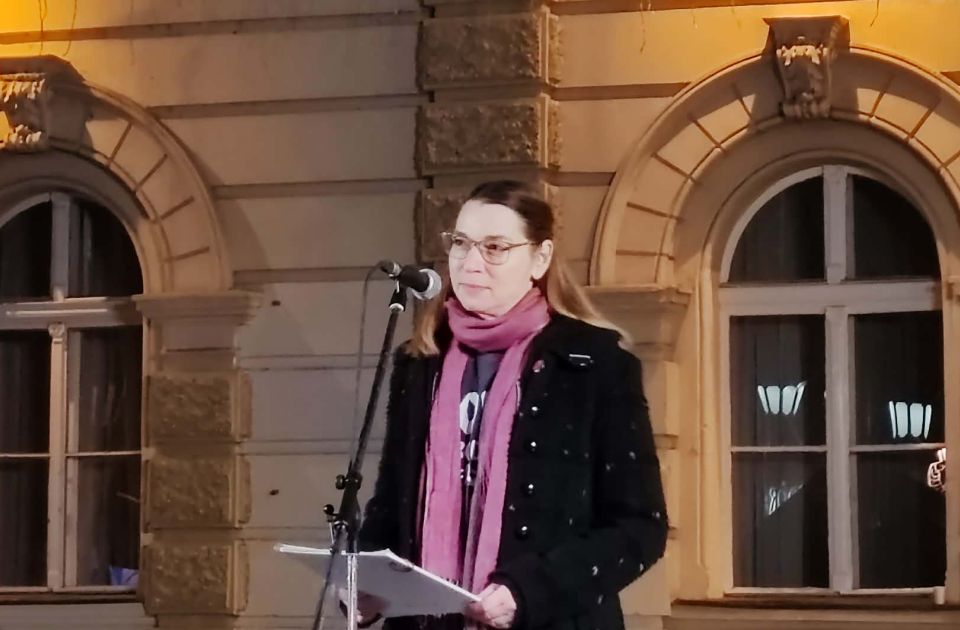 Jelena Kleut na protestu: Režim nije uspeo da ugasi nadu