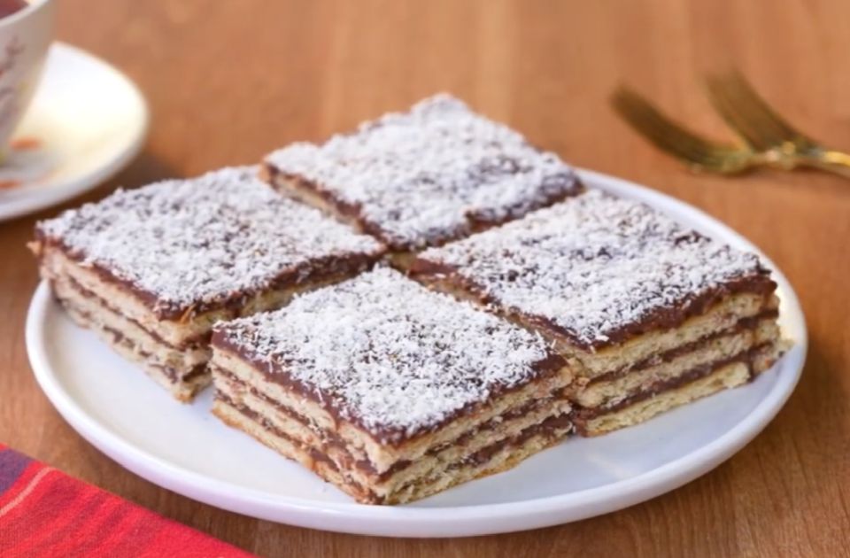 VIDEO: Turski kolač sa pudingom i keksom