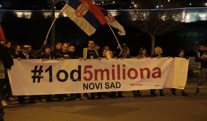 VIDEO, FOTO: Završen protest u Novom Sadu, građani pozvani da se pridruže demonstracijama 13. aprila u Beogradu VIDEO, FOTO: Završen protest u Novom Sadu, građani pozvani da se pridruže demonstracijama 13. aprila u Beogradu