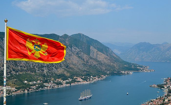 U Crnoj Gori trenutno 75.000 turista iz Srbije