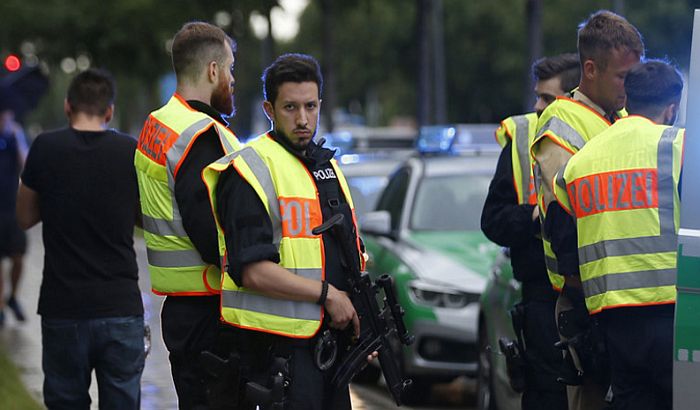 Debeli policajci dobijaju otkaze