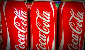 Koka-kola na 30 dana obustavila reklamiranje na svim društvenim mrežama