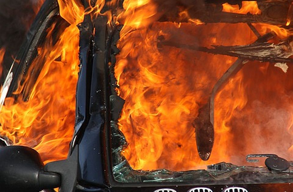 Kako izbeći požar u kolima: Saveti auto-mehaničara za bezbednu vožnju tokom letnjih praznika