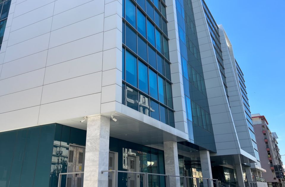 Novosadska Palata pravde i dalje čeka na useljenje, gotovo dve godine nakon završetka radova
