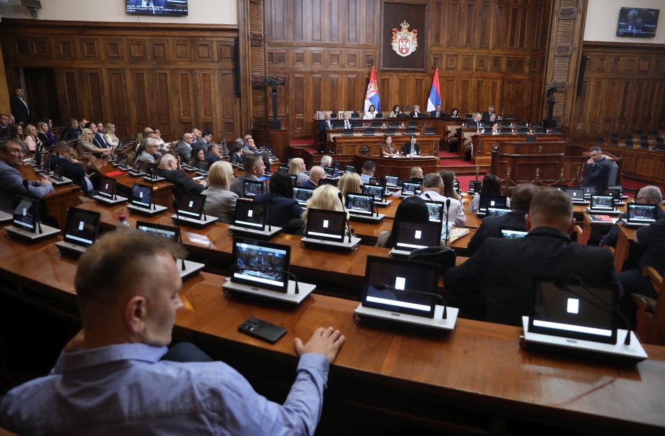 Poslanici Skupštine Srbije nastavljaju raspravu po amandmanima na Predlog zakona o oružju