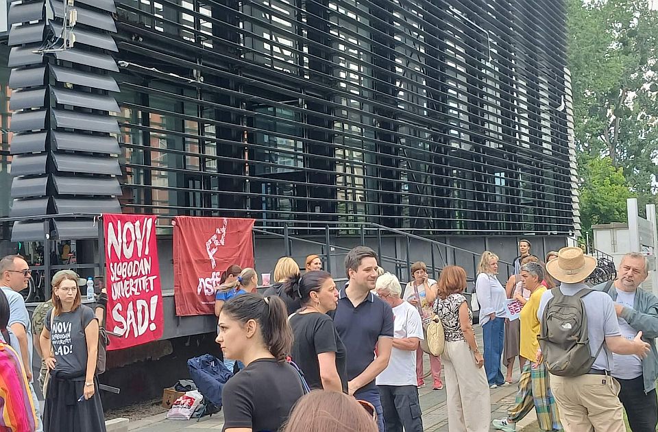 Prekinuta sednica proširenog Senata o Mihiću: Opet predloženo tajno glasanje