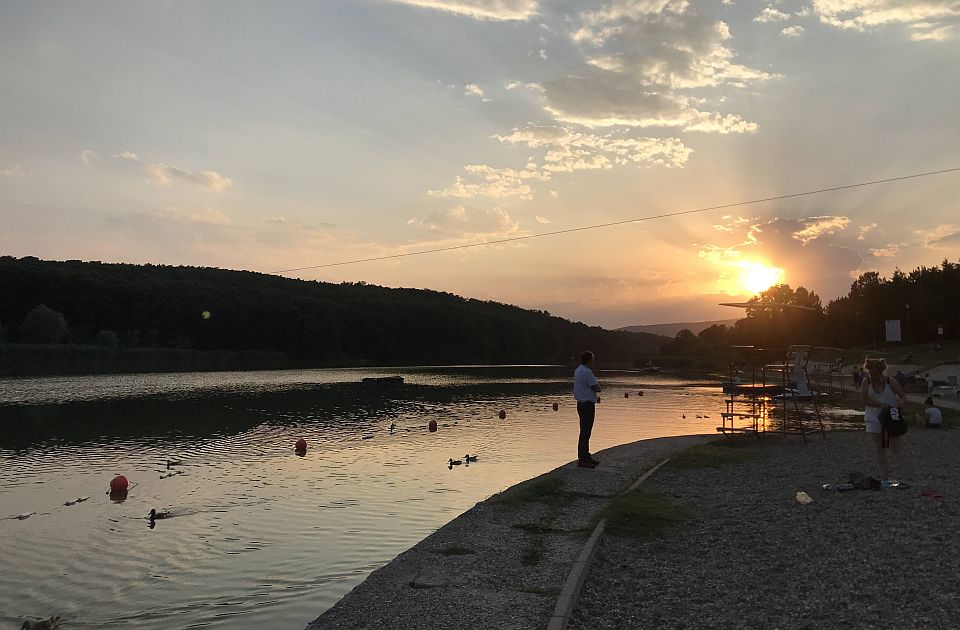 Kupanje na sopstvenu odgovornost: Sezona na Šumaričkom jezeru još uvek nije počela