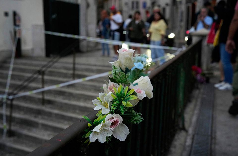 Gradonačelnik Lisabona odbija da podnese ostavku zbog nesreće u kojoj je poginulo 16 ljudi Gradonačelnik Lisabona odbija da podnese ostavku zbog nesreće u kojoj je poginulo 16 ljudi