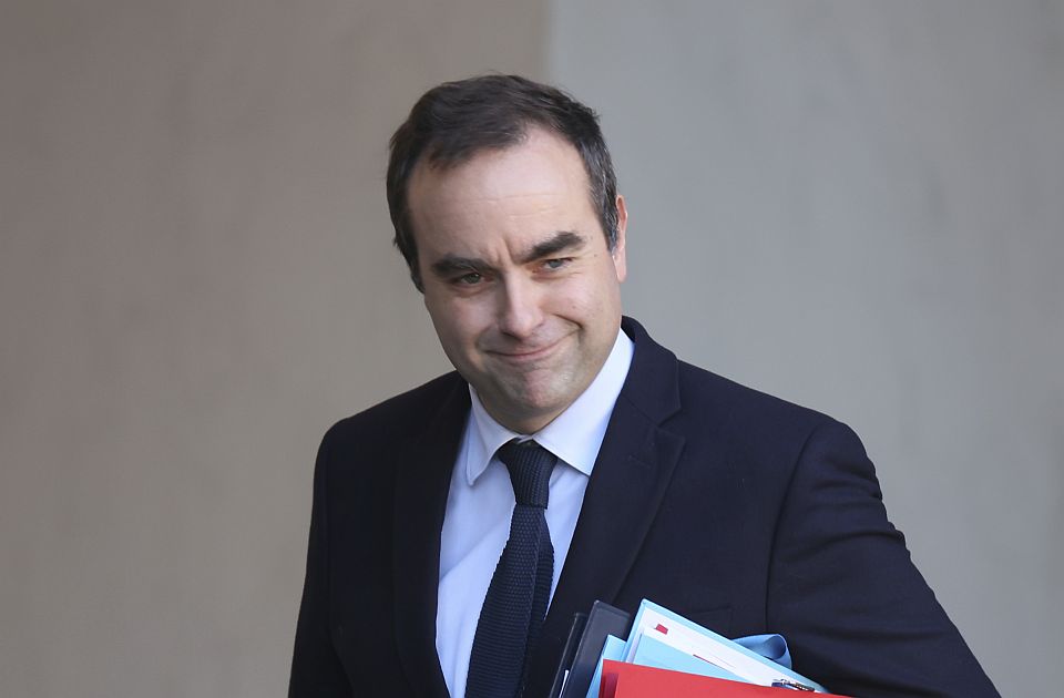 Francuski ministar vojske Sebastijen Lekorni imenovan za novog premijera Francuski ministar vojske Sebastijen Lekorni imenovan za novog premijera