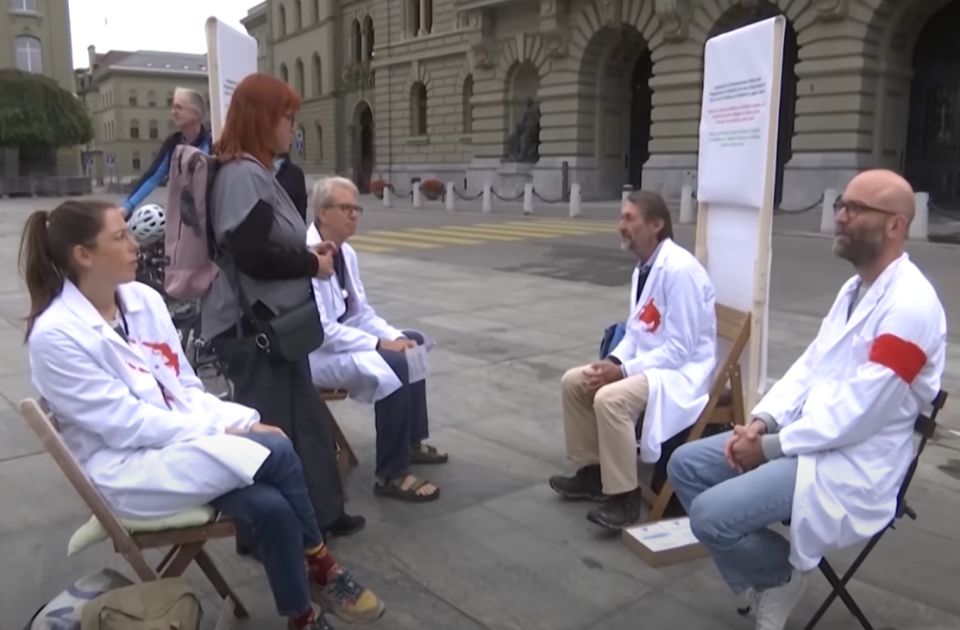 VIDEO: Švajcarski lekari započeli štrajk glađu, traže sankcije za Izrael VIDEO: Švajcarski lekari započeli štrajk glađu, traže sankcije za Izrael