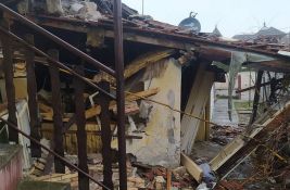 FOTO: U eksploziji u Jovana Cvijića uništen stan, muškarac od 80 godina zadobio teže opekotine