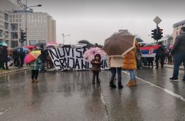 VIDEO, FOTO: Blokada i protest završeni kod NIS-a, vozači išli kolima preko Limanskog parka