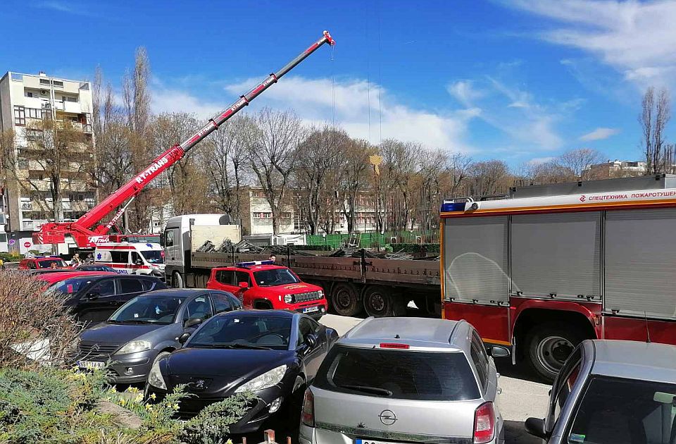 Turski radnik povređen na gradilištu u Radničkoj: Vatrogasci ga izvlačili iz rupe