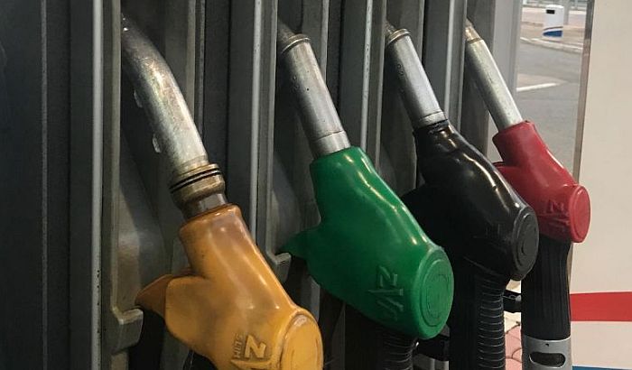 Poskupelo gorivo: Za pun rezervoar treba oko 300 dinara više nego pre mesec i po