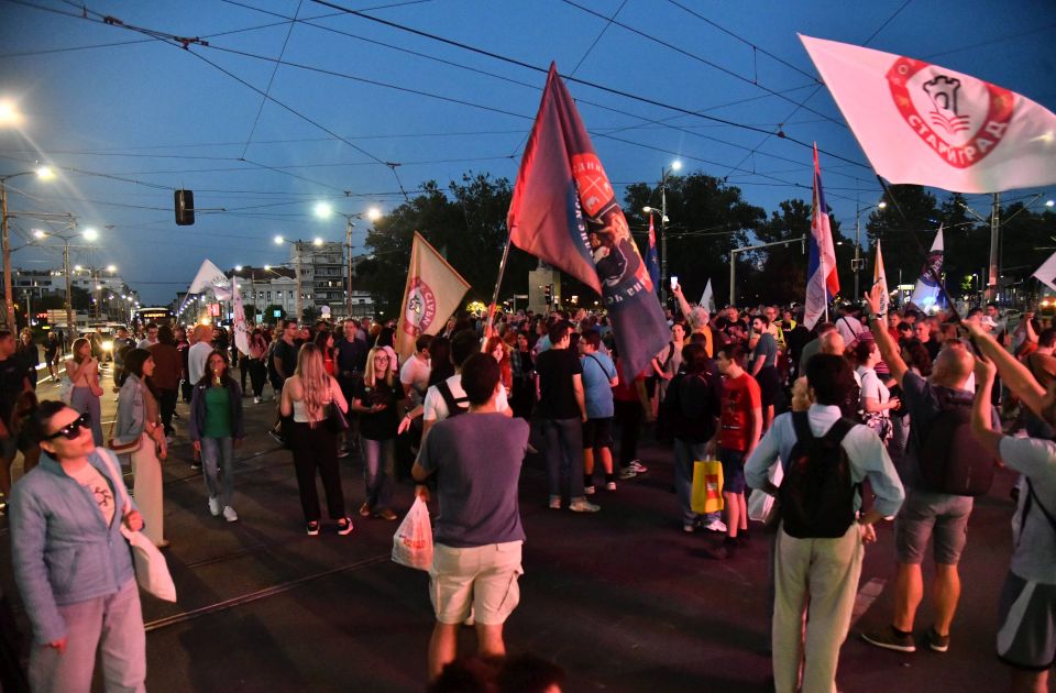 VIDEO Beograđani ponovo u protestnoj šetnji: Odata pošta stradalima u "Oluji"