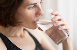 Brz i jednostavan način da proverite da li pijete dovoljno vode