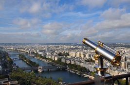 Pariz demantuje da je kokain bio na stolu Makrona, Merca i Starmera: Neprijatelji šire laži