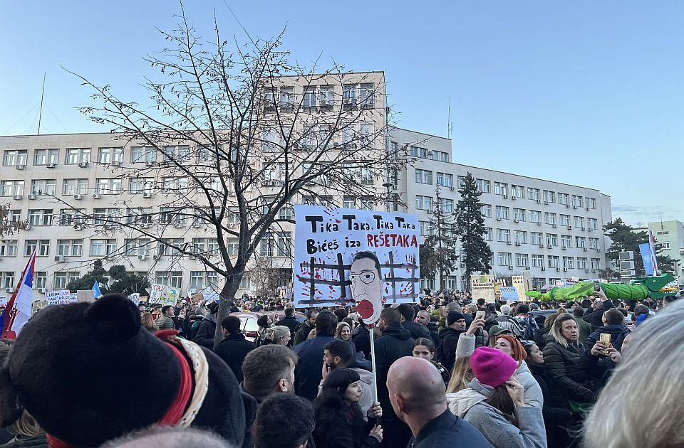 Ruski Komersant o situaciji u Srbiji: Ruski Komersant o situaciji u Srbiji: