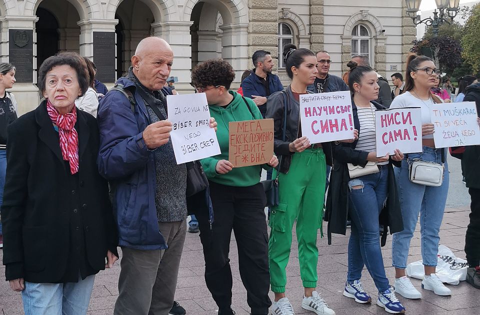 FOTO: I u Novom Sadu protest zbog intervjua sa silovateljem: Njeno silovanje nije tvoja ekskluziva