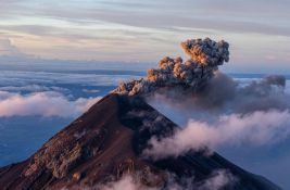 Erupcija Etne: Oblaci pepela iznad vulkana, obustavljen deo avionskog saobraćaja