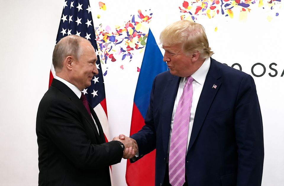Tramp i Putin razgovarali sat i po telefonom