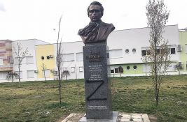 FOTO: Ispisano slovo 