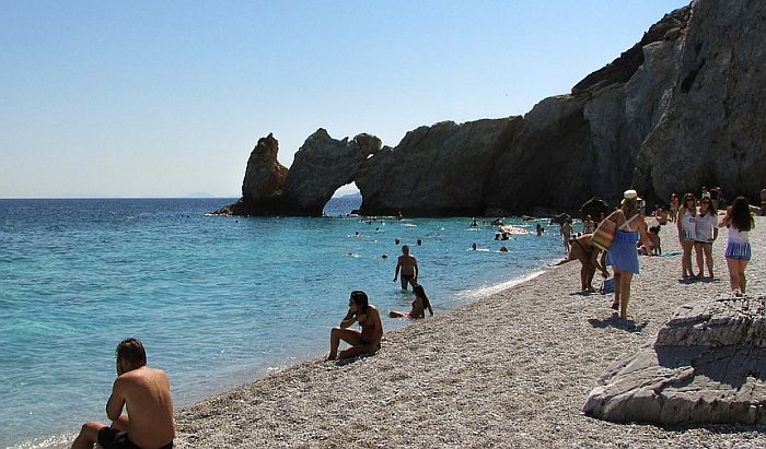 Odnošenje kamenčića s grčke plaže može koštati i do 1.000 evra