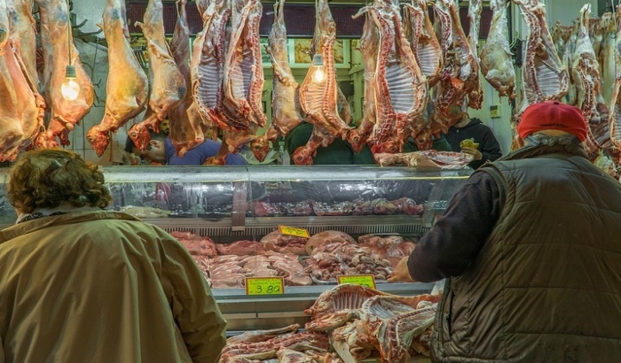 Škart meso u Srbiju dolazi iz inostranstva, ali i iz ilegalnih klanica širom zemlje