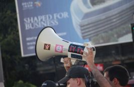 VIDEO: Protest u Kuli zbog targetiranja aktivistkinja, podnete nove krivične prijave zbog pretnji i ucena