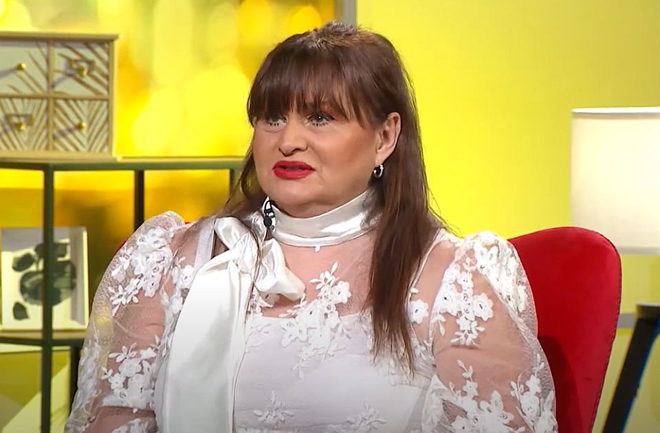 Stojanović: Poslanica SNS Nada Macura da se izvini jer je rekla da je lečenje SMS porukama popularno