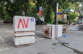 FOTO: Blokade na Bulevaru oslobođenja i kod suda