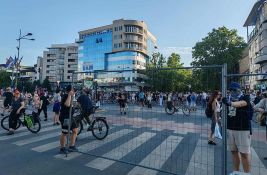 FOTO: U toku blokade u Novom Sadu, blokiran Bulevar oslobođenja