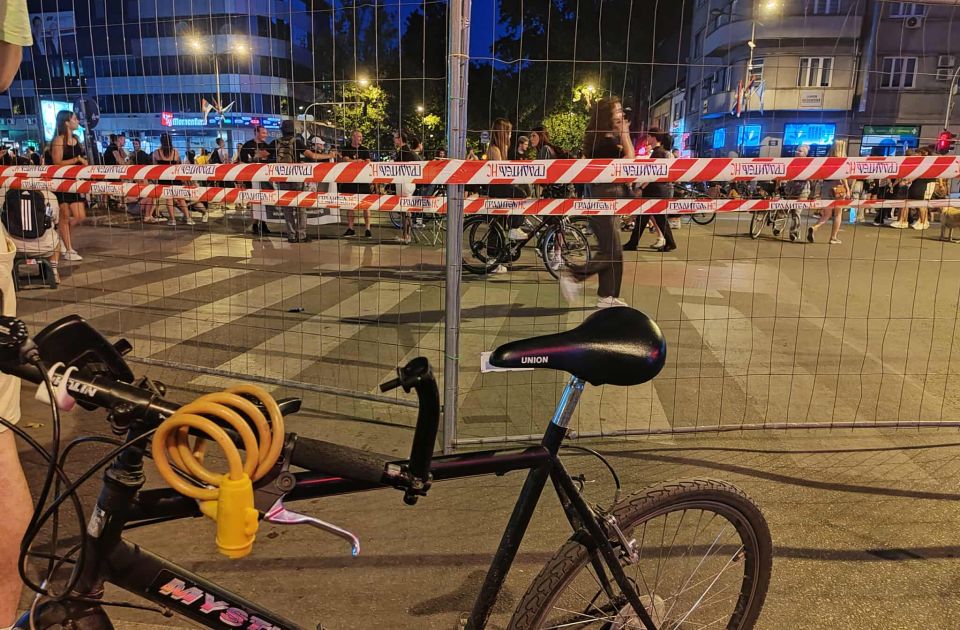 FOTO: Blokade širom Novog Sada, blokiran ceo Bulevar oslobođenja