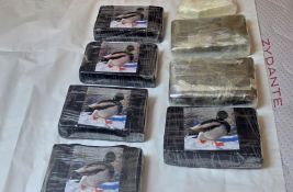 VIDEO: Beograđanin uhapšen zbog osam kilograma kokaina i 17 litara amfetaminskog ulja