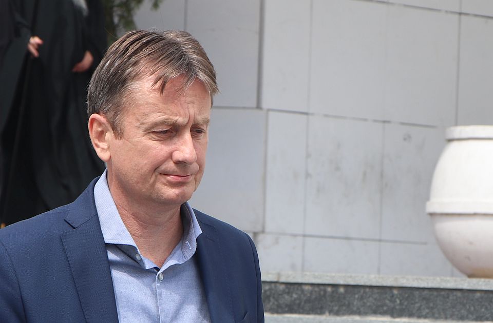 Lončar: Glišić operisan, pratimo stanje Lončar: Glišić operisan, pratimo stanje