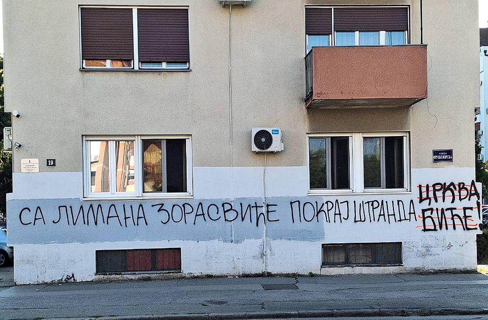 Grafiti u Novom Sadu: "Na Limanu zora sviće, komunjare, crkva biće"