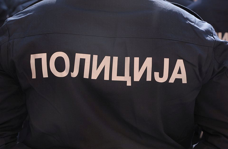 Užičanin pretio policajcu i njegovoj majci kako bi od njih iznudio novac