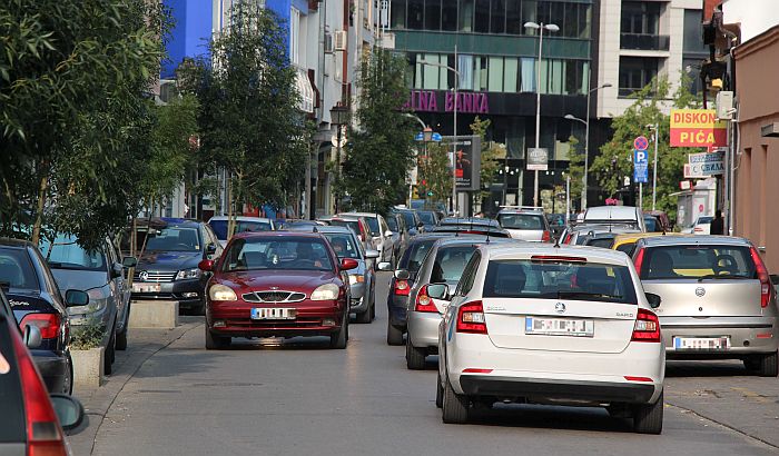 Pojačan saobraćaj, oprez zbog nevremena