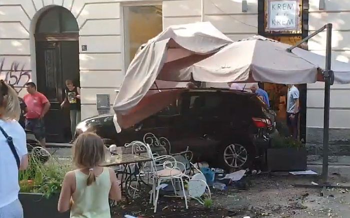 Kolima uleteo u baštu beogradskog kafića, dobio godinu dana kućnog zatvora bez nanogvice