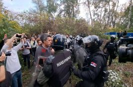 Miketić priveden, pa pušten jer je poslanik: Vlast da se urazumi, argumenti su na strani građana