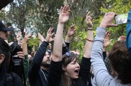 Privedeni aktivisti pušteni iz policijske stanice nakon protesta